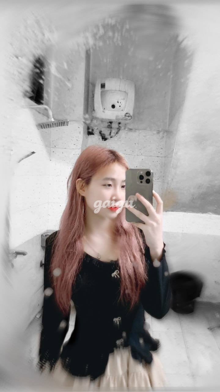 Lisa- gái 18 non tơ, lần đầu đi làm!!!