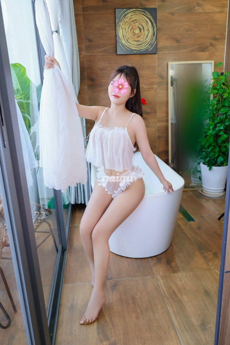 Huyền Trang 2k1 ~ 1m67 ~ Xinh xắn dễ thương.