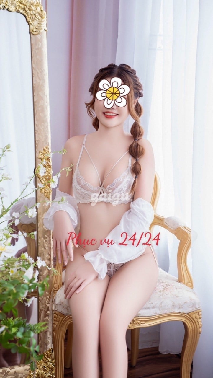 Thảo Tây Chân dài xinh sang, body bốc lửa quyến rũ
