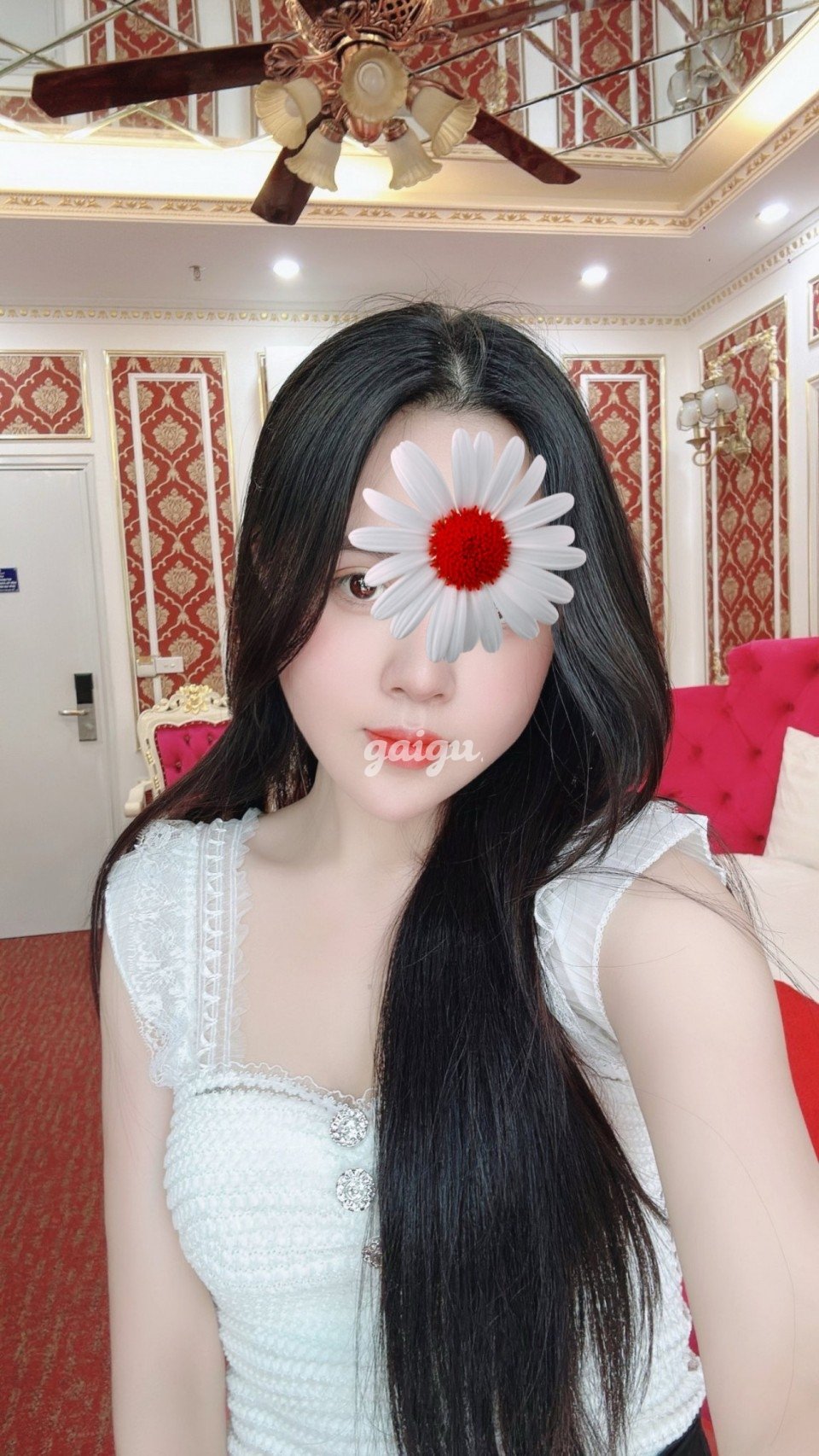 NEW YẾN NHI - XUNH ĐẸP KIÊU SA, GẶP LÀ MÊ PHÊ QUÊN LỐI VỀ.
