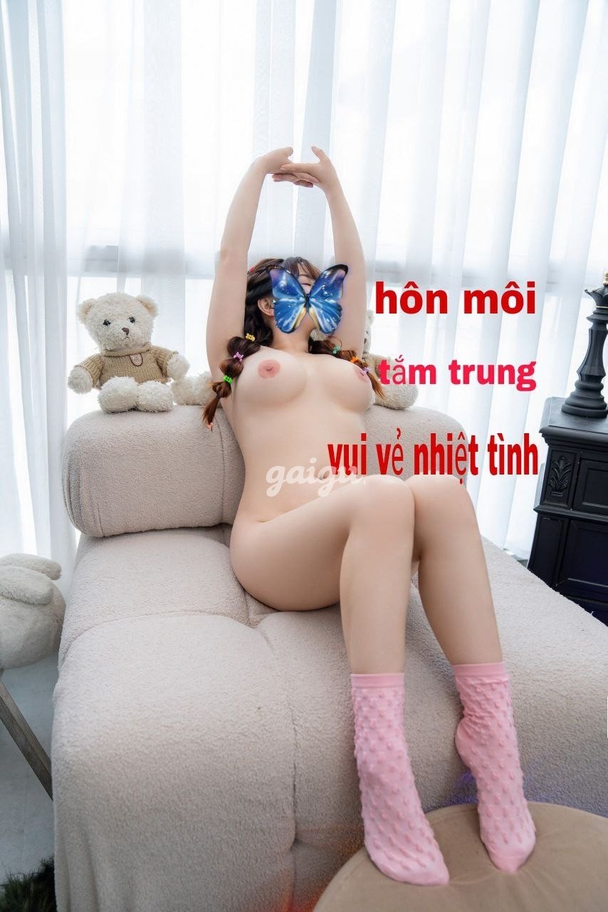 THÙY LINH - CỰC XINH NGỌT LỊM DA TRẮNG BODY ĐẸP LẦN ĐẦU XUẤT HIỆN