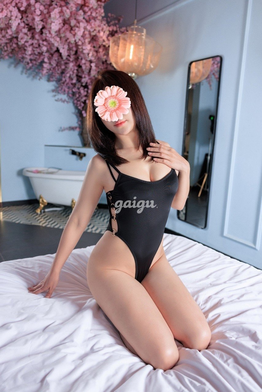 NEW-Huyền BaBy-mặt xinh body cực đẹp và cuốn hút