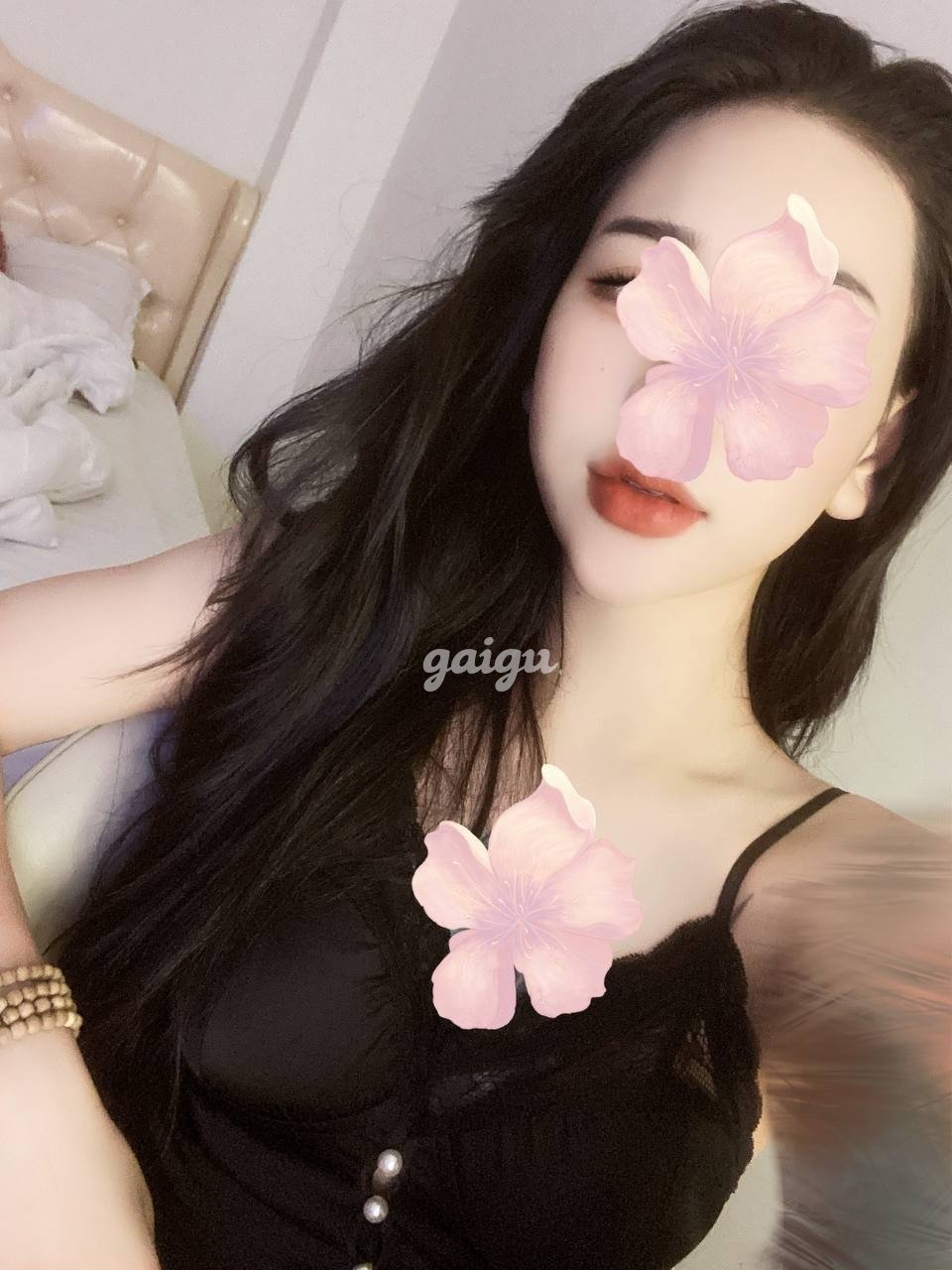 Gái non Thúy Quỳnh_ Gương mặt kute, mình dây gợi cảm