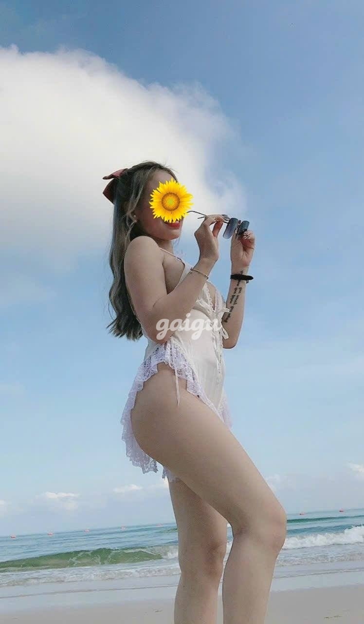 CHERRY EM GÁI TÌNH CẢM VUI VẺ BODY SĂN CHẮC VÚ TO MONG BỰ