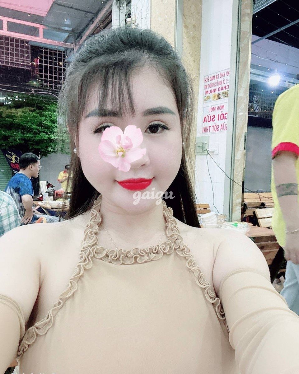 bé dâu tây - mới vào nghề xinh dâm chiều khách như ny