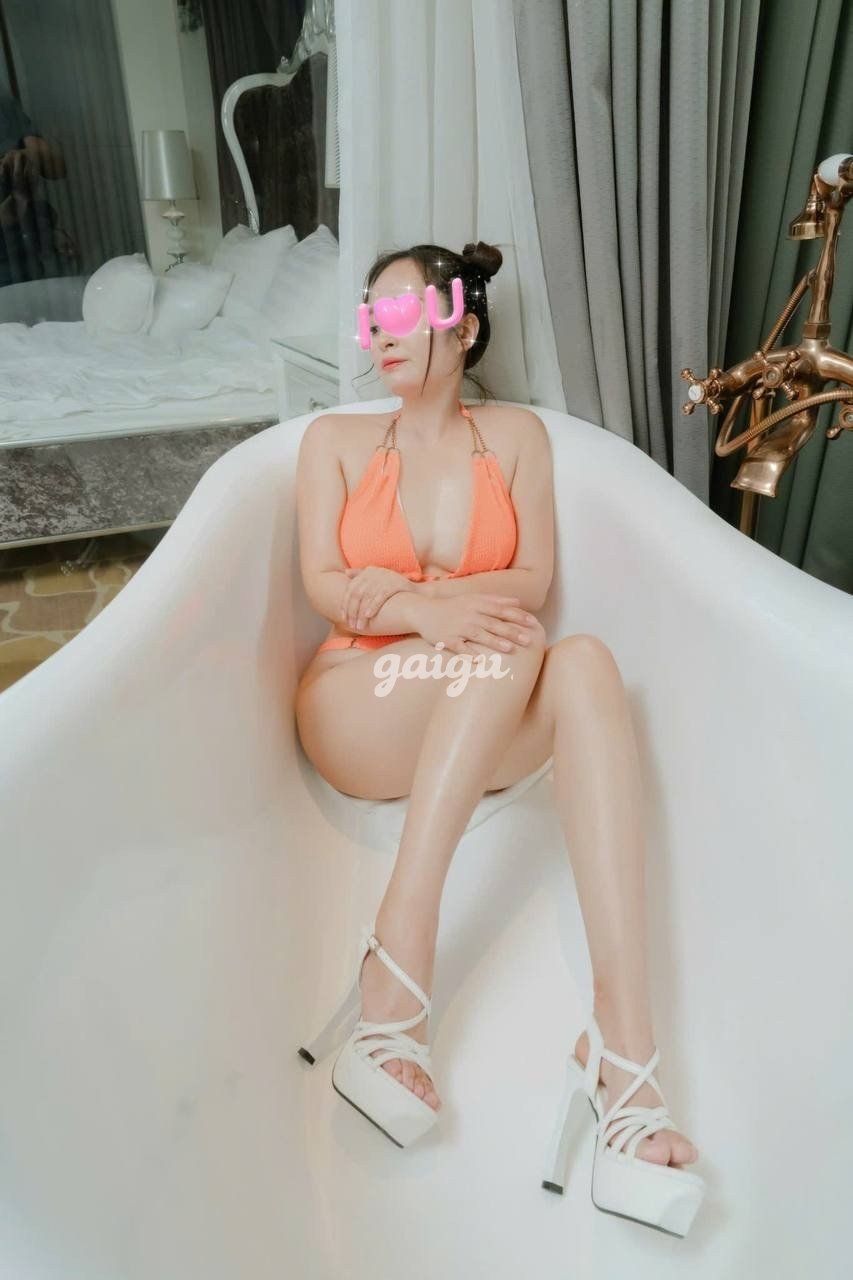PHƯƠNG NHI❤ÁI NỮ DÂM THẦN SỐ 1 chân ái là đây