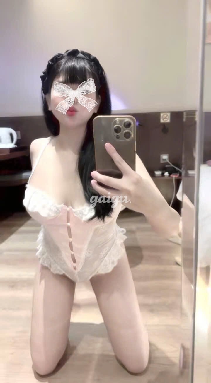Tú Anh - Hàng mới ngực siêu to
