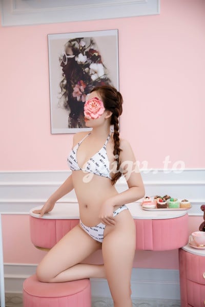 Gái Dâm LINH CHI  Bj làm tình mút mát đẳng câp Rất phê Nha AE