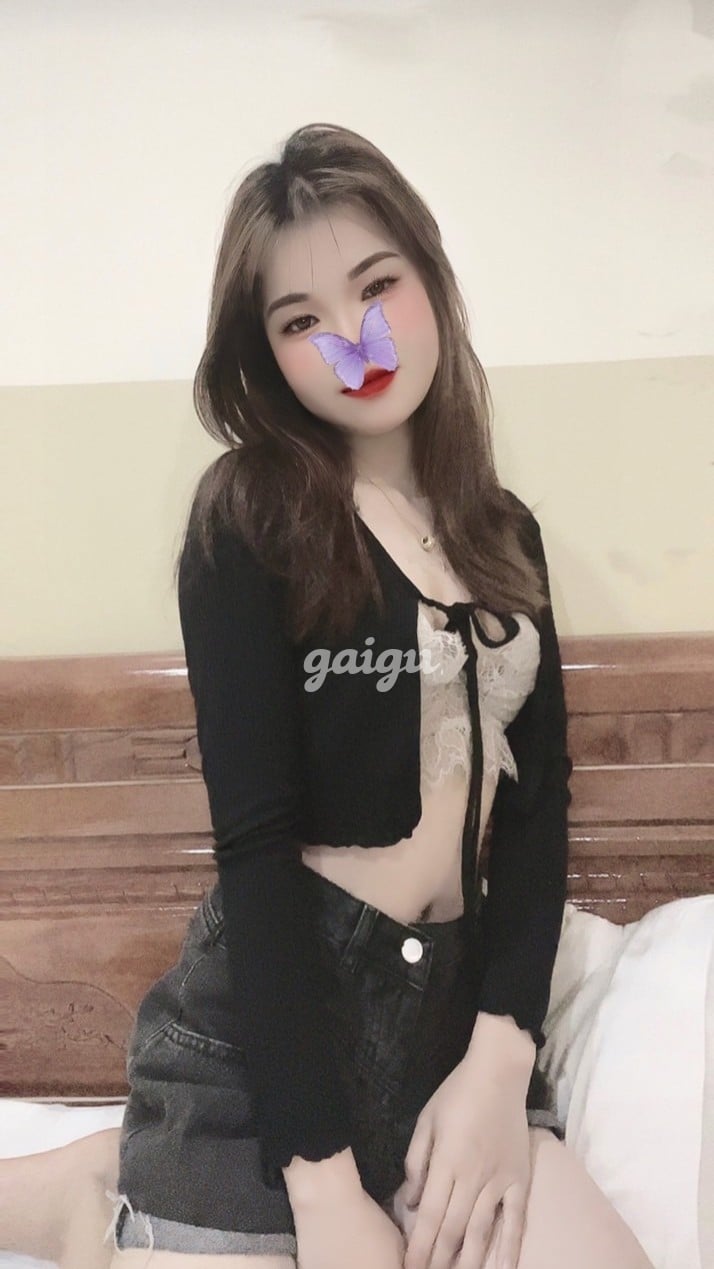 NGỌC ANH 2k2 Da Trắng,Mặt Xinh,Làm Tình Yêu Chiều