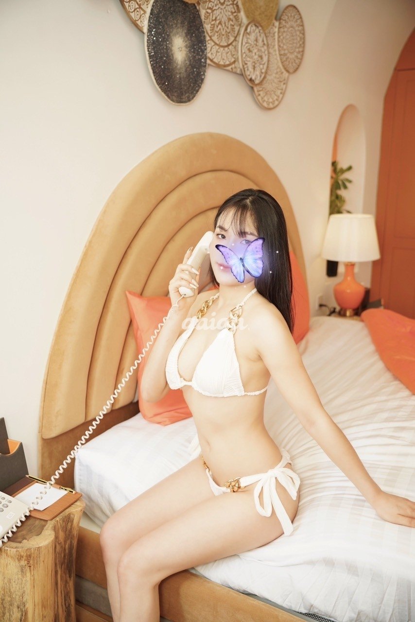 Hương Ly ~ Xinh đẹp kiều diễm
