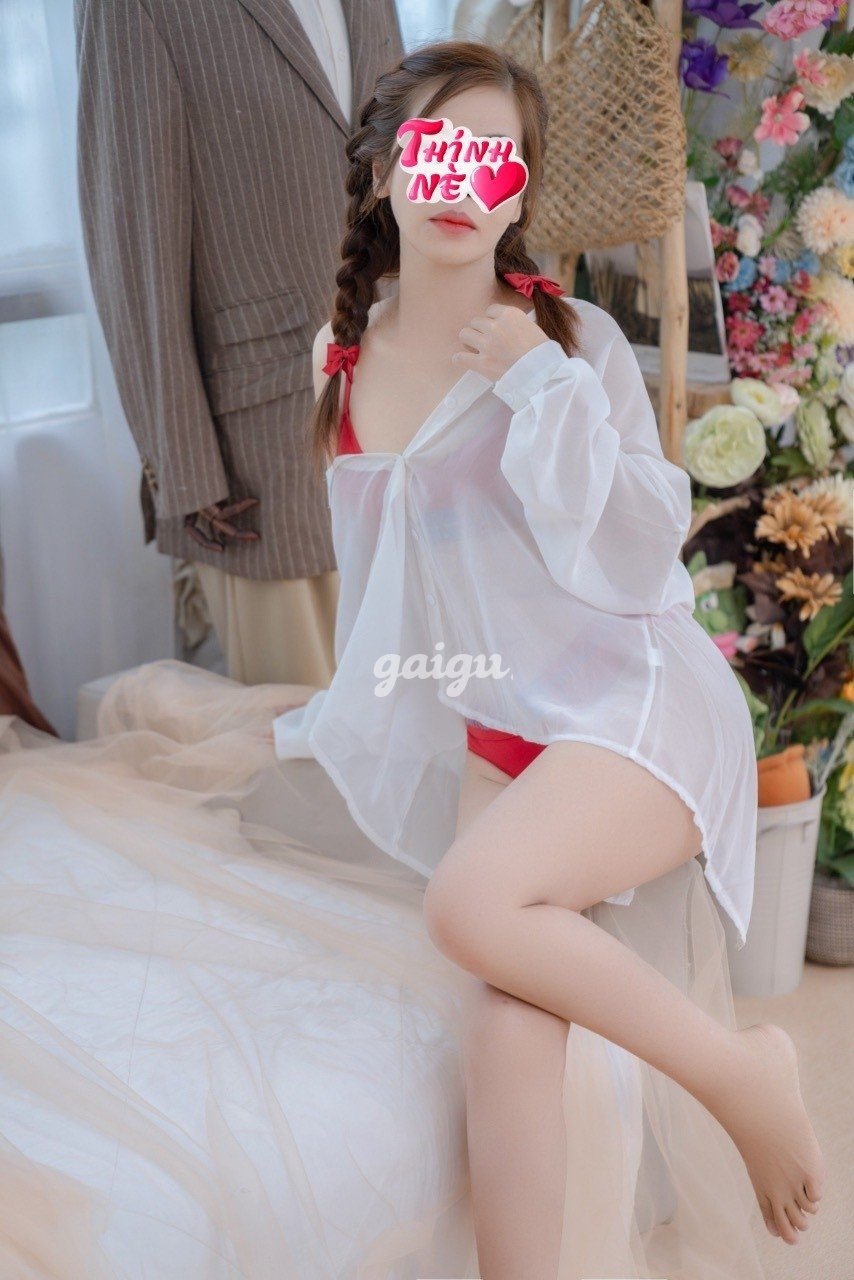 Ngọc Diệp Gái Dâm Lần Đầu Đi Làm