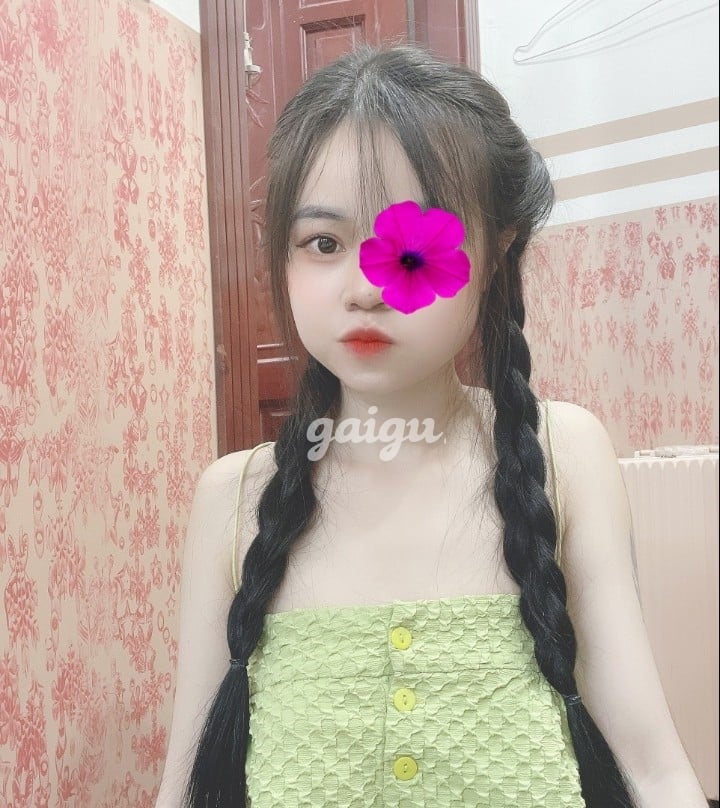TRANG ANH  98_MỚI ĐI LÀM DÁNG NHỎ NHẮN_LOLI ĐÁNG YÊU_ĐÁNG CHECK