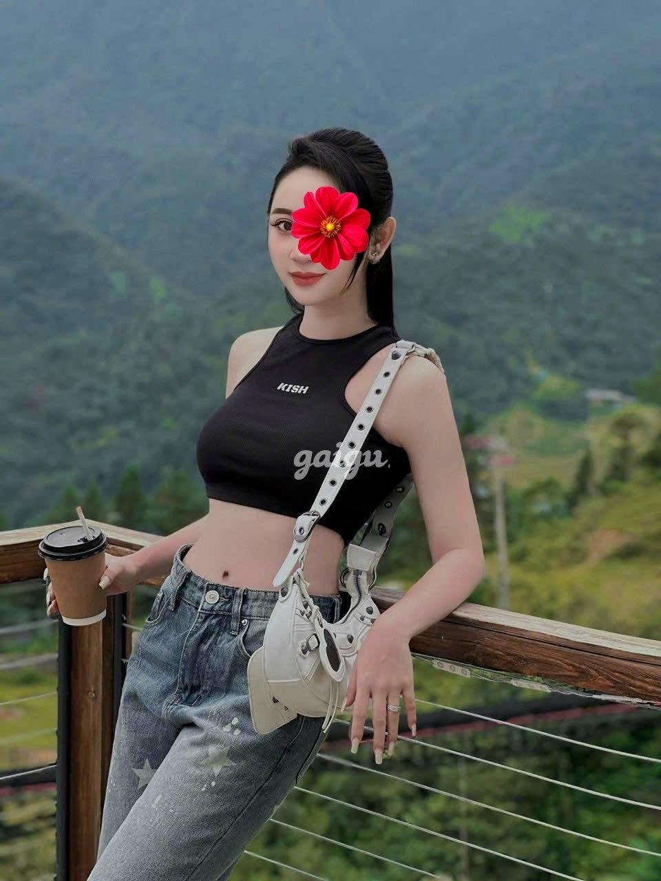 Linh Lee - Dâm Nữ , Mặt Xinh, Da Trắng , Dáng Ngon