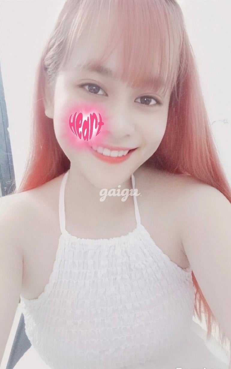Bé Kẹo- e gái ngọt ngào, lần đầu đi làm!