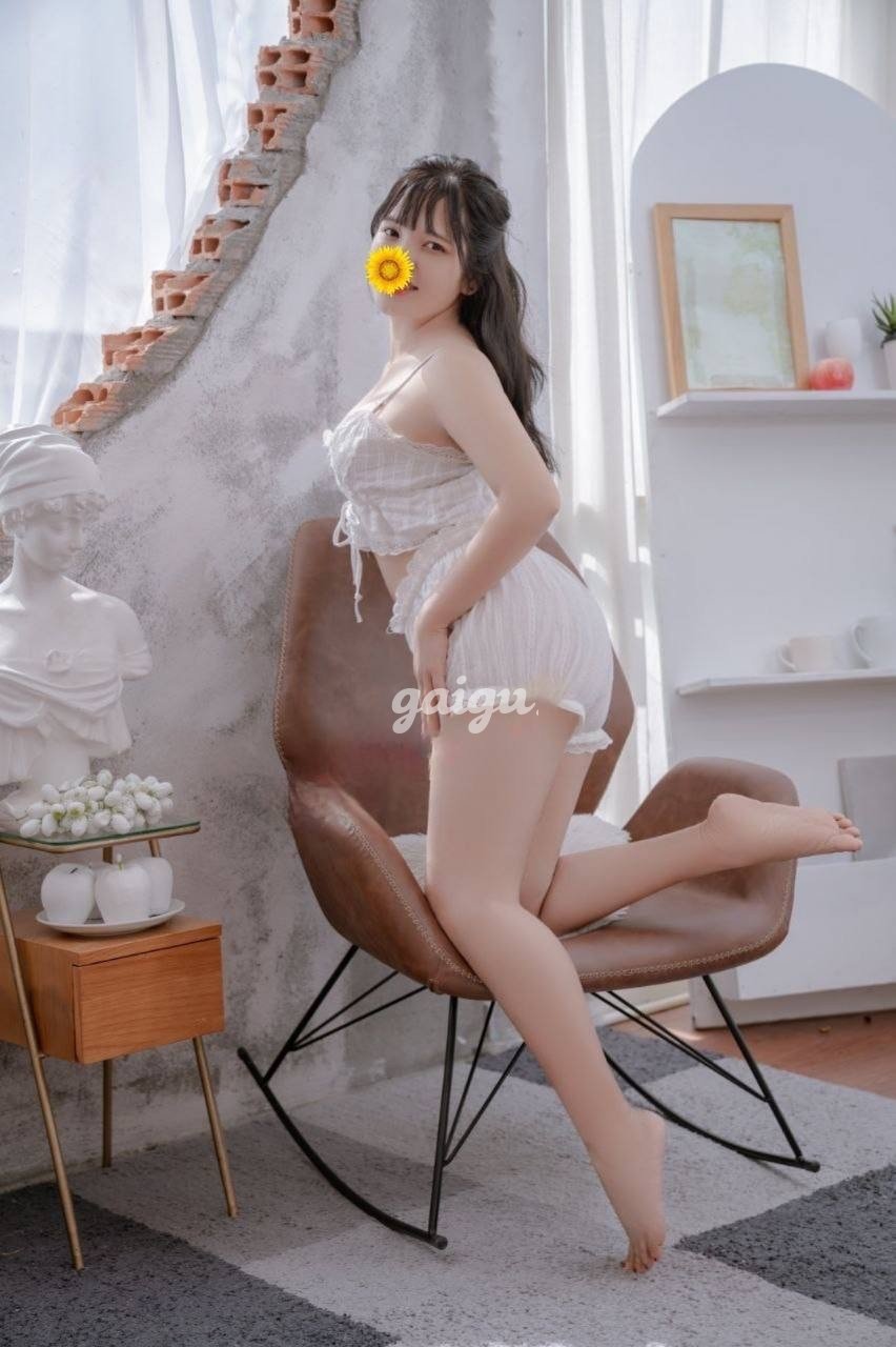 TIỂU VY CÔ BÉ ĐIỆN MÁY XANH NON TƠ NGÂY THƠ XINH XẮN