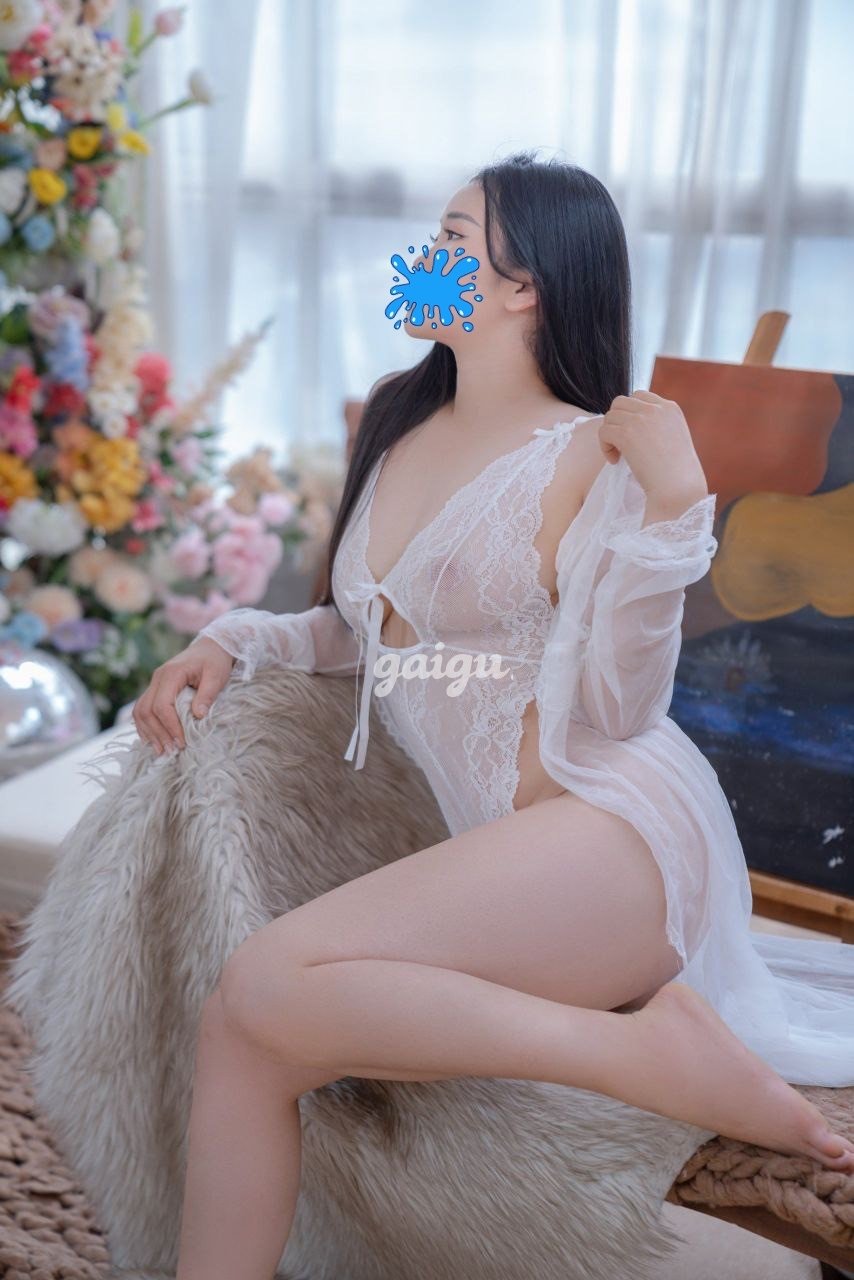 Linh Nhi- nàng dâm nữ quyến rũ!!!