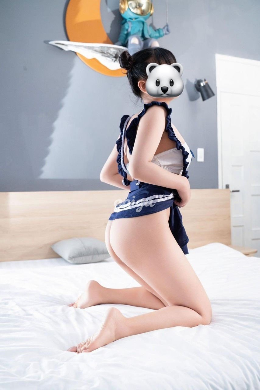NEW-Nhi Nhi-mặt xinh thân hình bốc lửa body cực mê